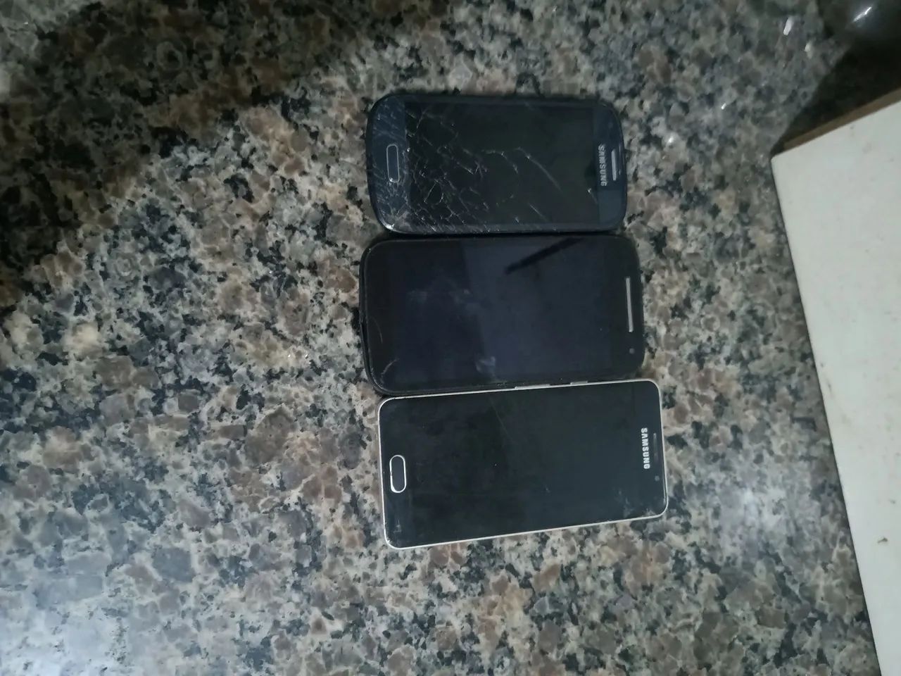 3 Celulares para peças - Foto 2