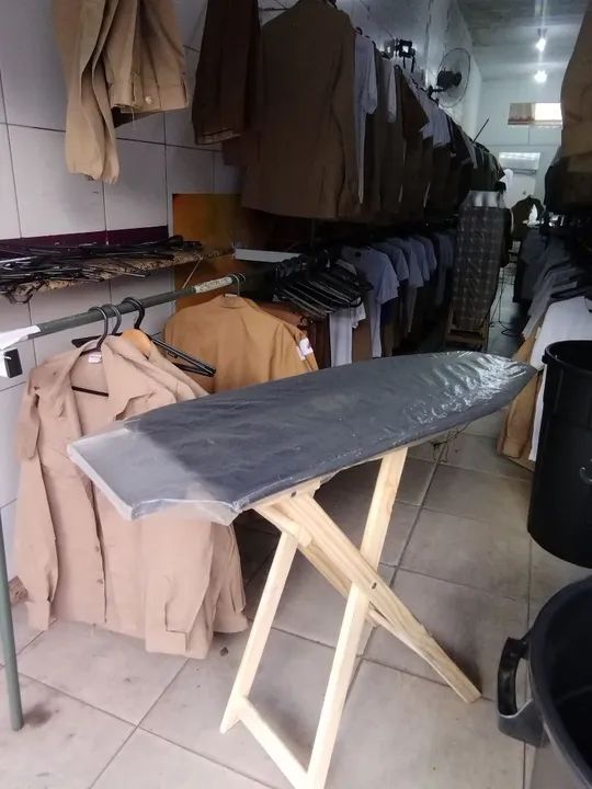 Tábua de passar roupas de madeira  - Foto 2