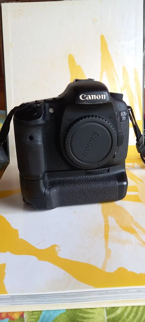 Câmera Canon EOS 7D - DSLR Profissional