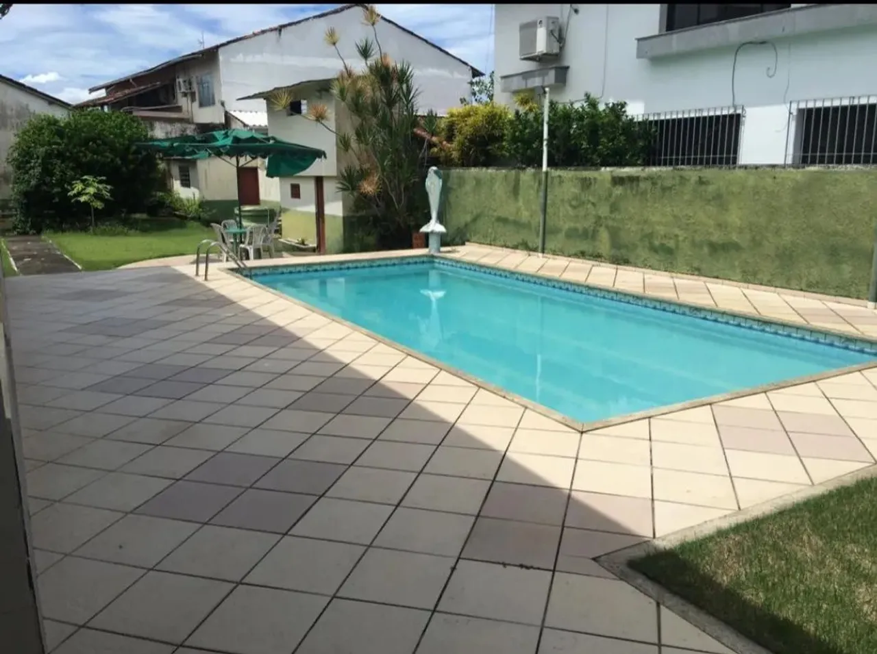 Casa para aluguel com piscina 4 quartos Imbetiba Macaé Perto da Petrobrás