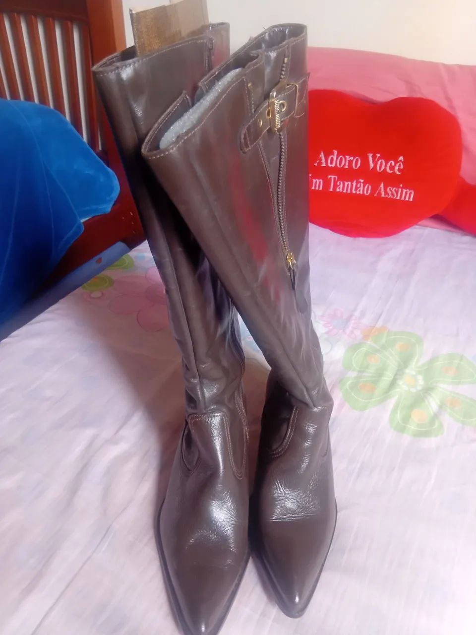 Botas de Couro Marrom Stiletto