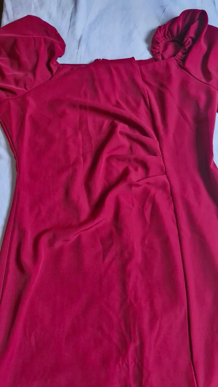 Vestido Vermelho com Detalhes Charmosos - Foto 5