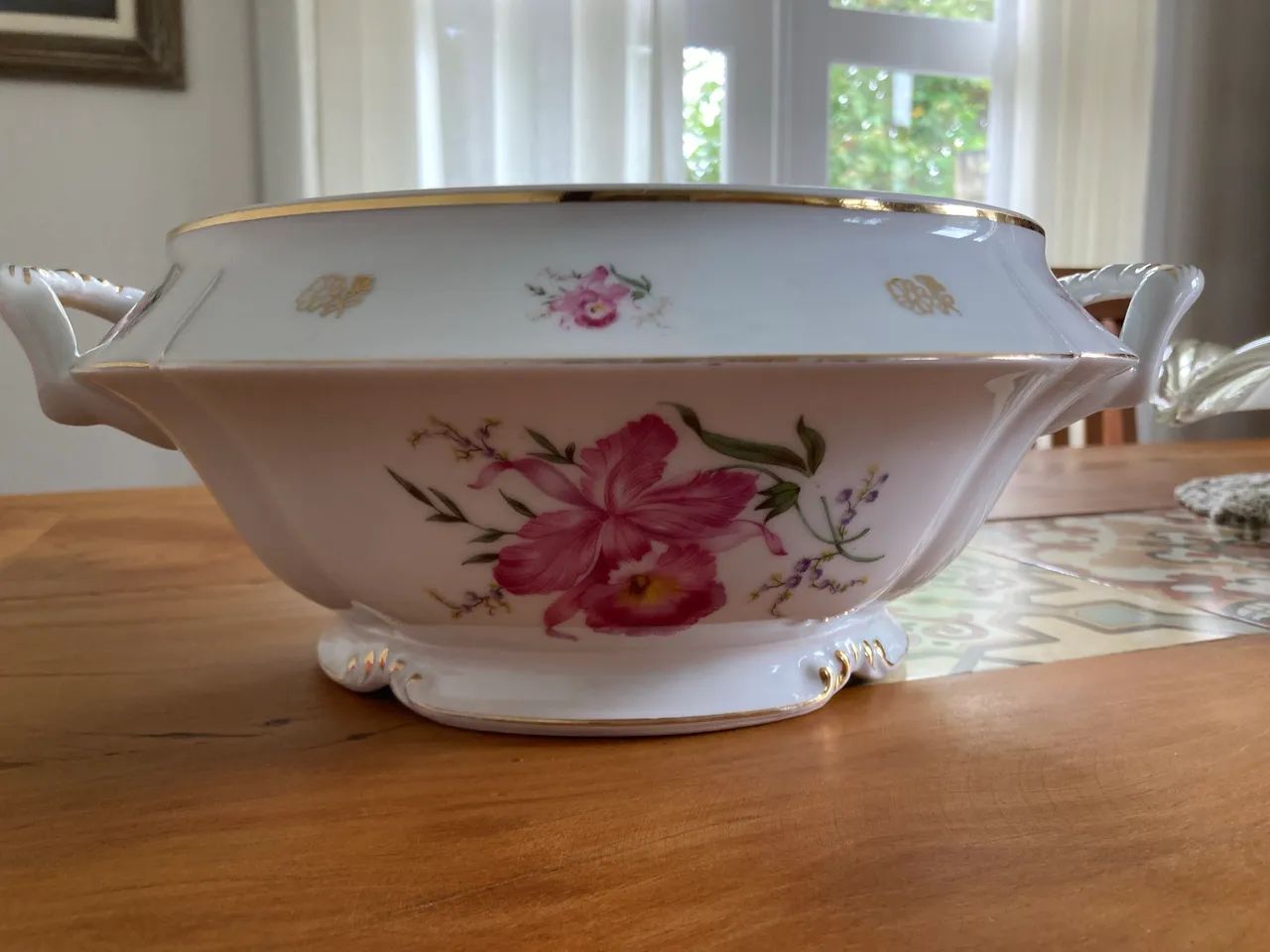 Sopeira de porcelana sem tampa