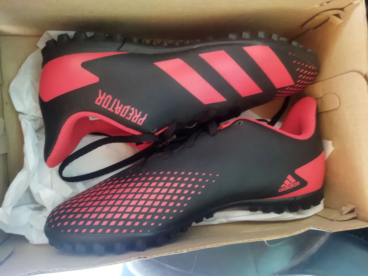 Chuteiras Adidas Predator society número 29/30 e 32/33