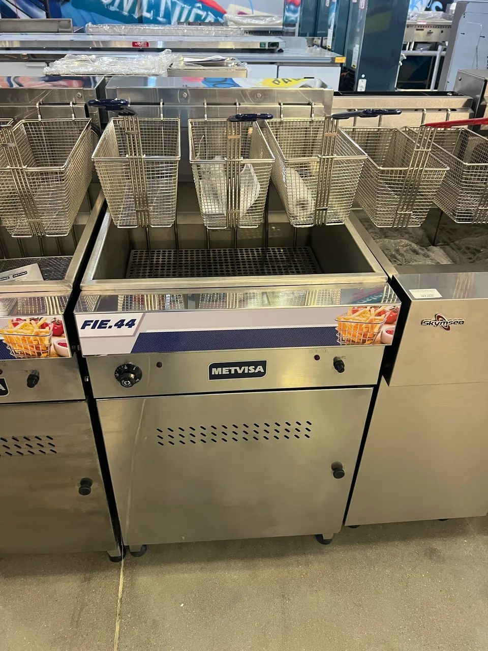 Fritadeira elétrica 44 litros trifásica 380v 3 cestos nova 