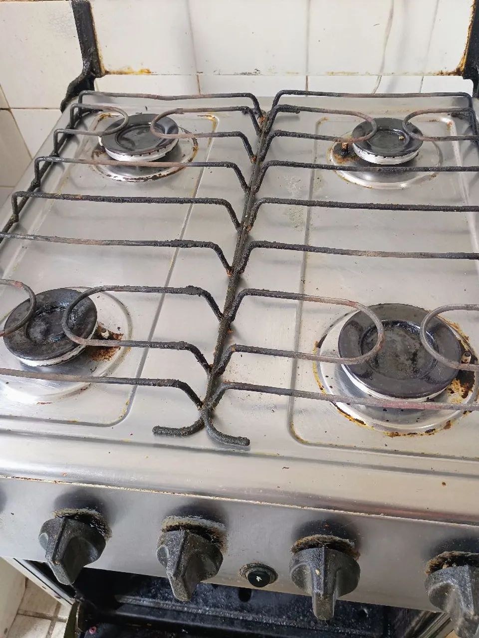 Fogão 4 Bocas com Forno - Usado - Foto 2