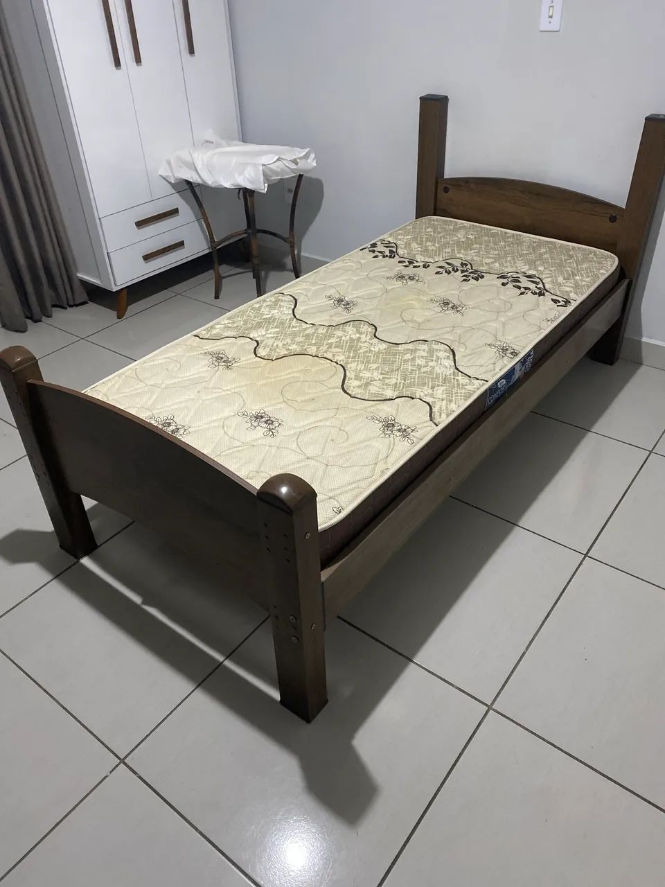 Cama de solteiro 64317209282435122