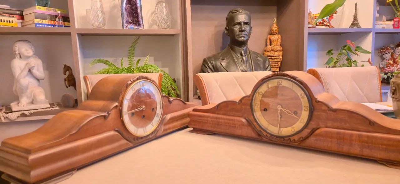 Relógio de mesa FHS 3 músicas 