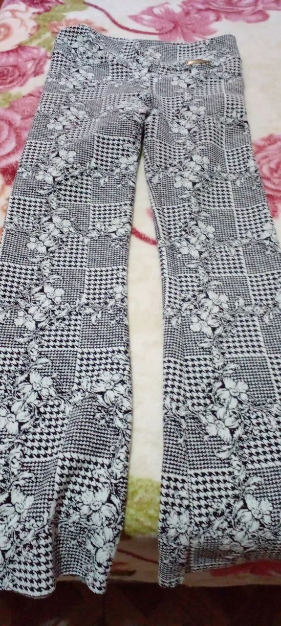 Calça Flare Estampada Elegante