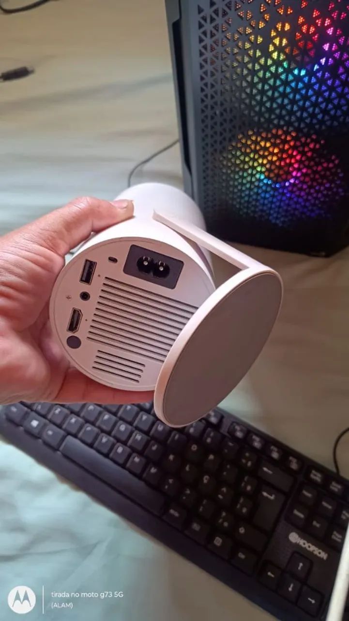 Projetor Portátil para Filmes e Fotos - Foto 2