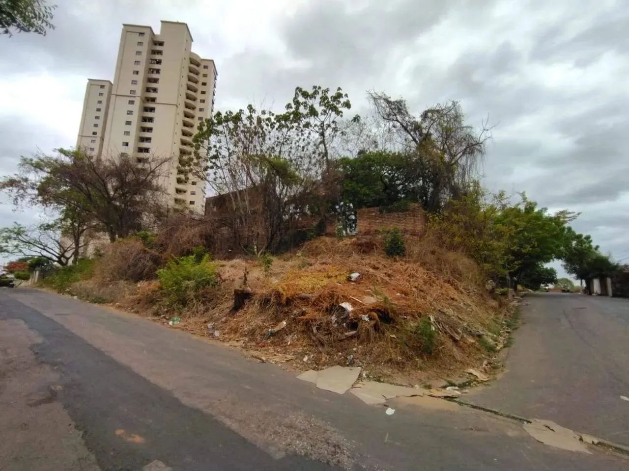 TERRENO - VENDA