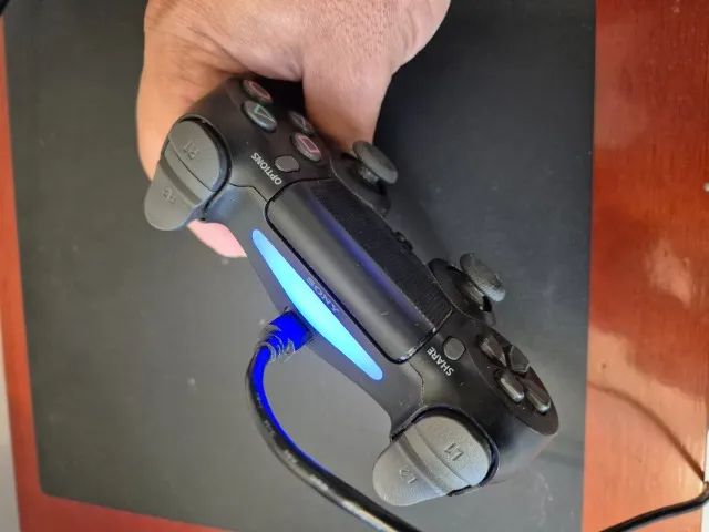 PS4 PRO 1TB + 2 CONTROLES - Foto 2