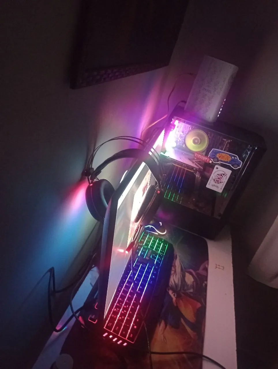 PC Gamer com RGB com monitor 180hz