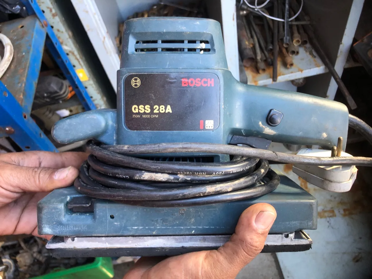 Lixadeira Bosch GSS 28A