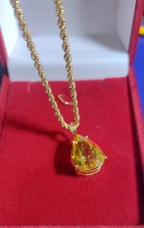 Gargantilha Torcida Ouro 18 kilates Peso 3.00 Gramas 45 Cm                             