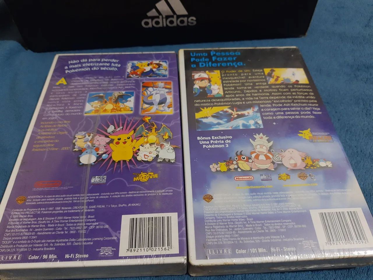 Pokémon vhs lacrado, com carta black star - Foto 3