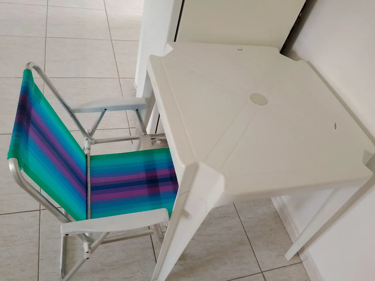 Mesa e cadeira de praia