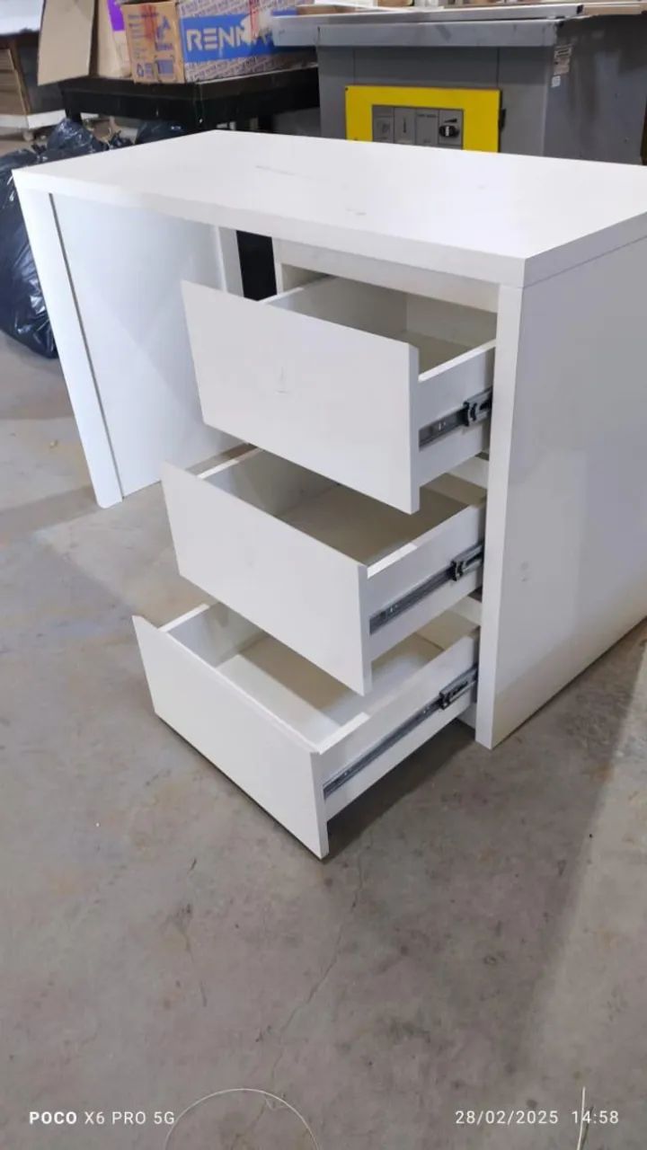 Mesa e Escrivaninha em MDF 