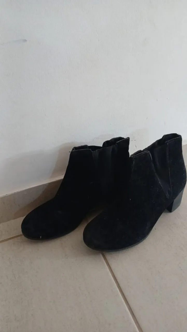 Botas de camurça preta