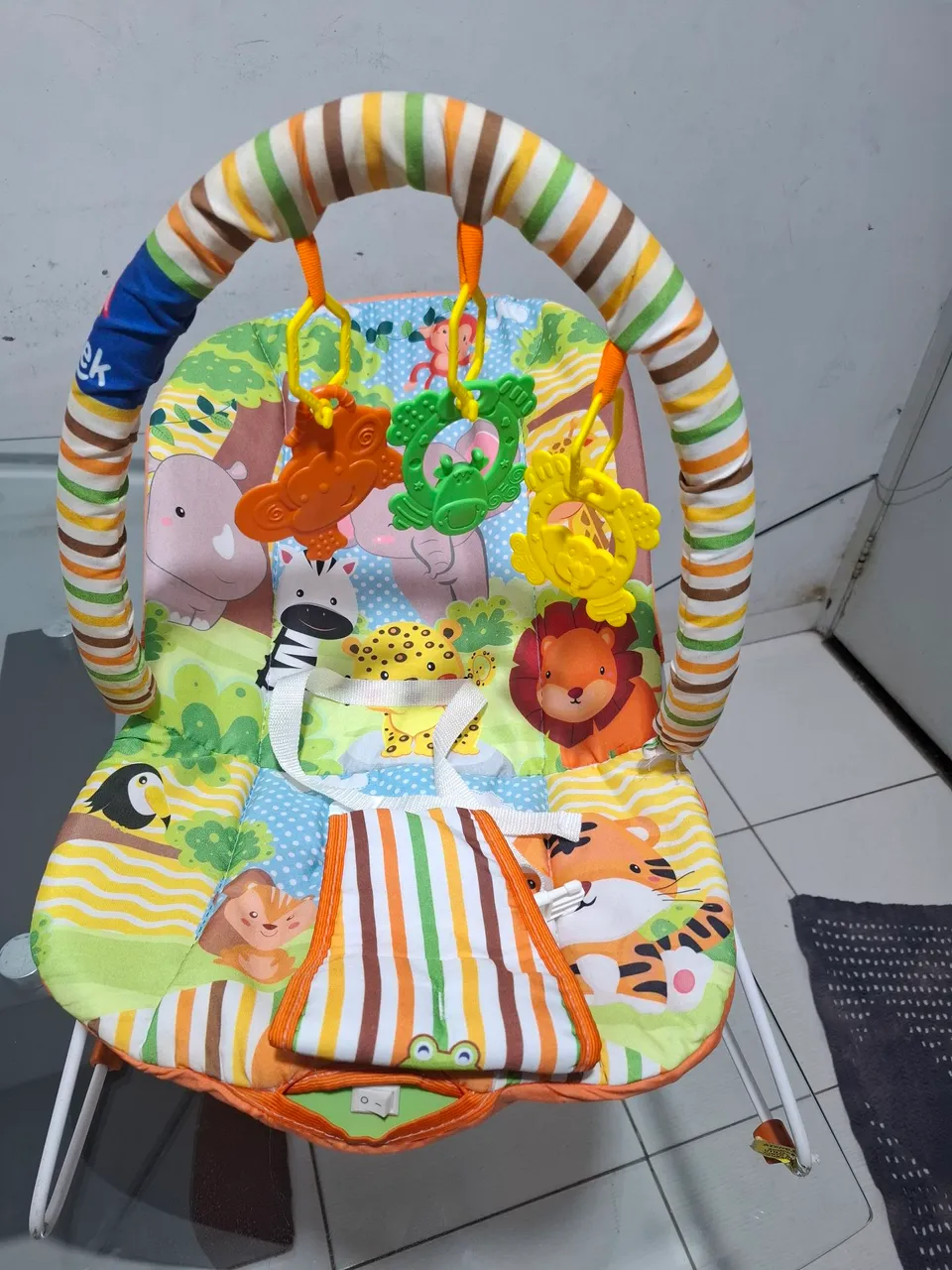 Cadeira de Descanso Musical Infantil com Atividades