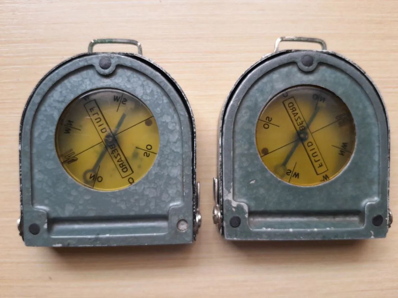 ANTIGUIDADE Conjunto de bússolas alemãs SEGUNDA GUERRA MUNDIAL Bezard da década de 1940/50 - Foto 3