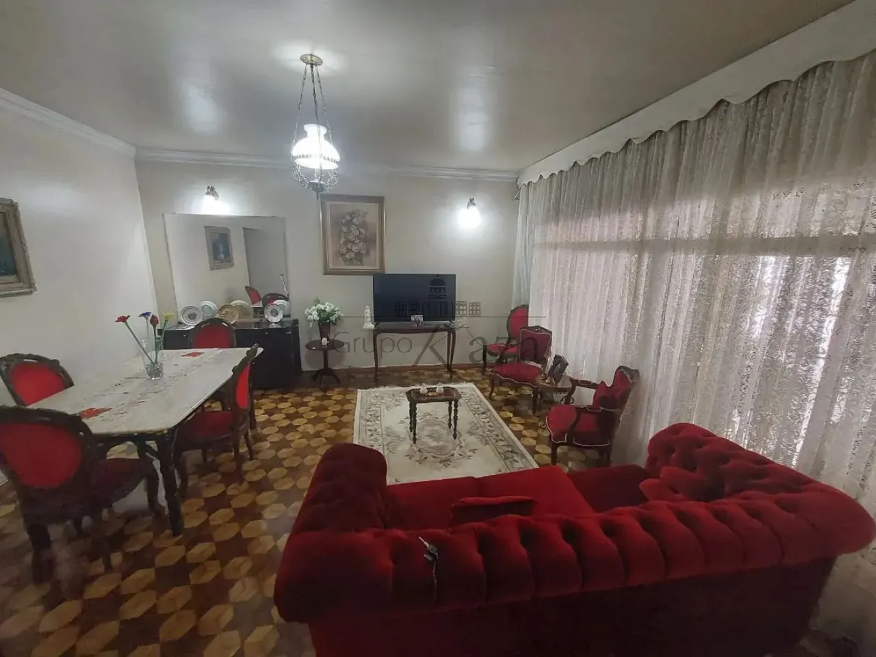 Oportunidade - Casa - Jardim América - 3 Dormitórios - 280m².