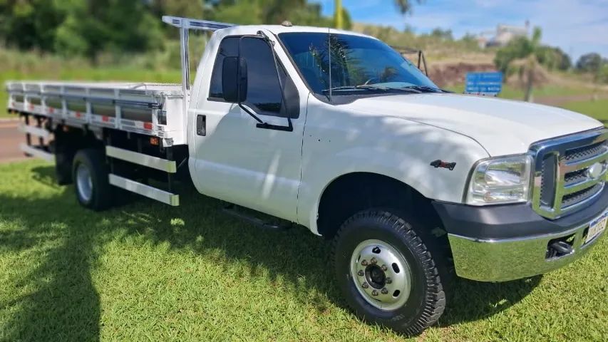 f4000 4x4 com carroceria nova de 4.30m impecavel - Foto 3