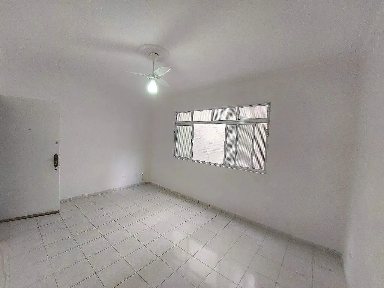 Apartamento 2 dormitórios excelente localização à venda no Gonzaga - Santos
