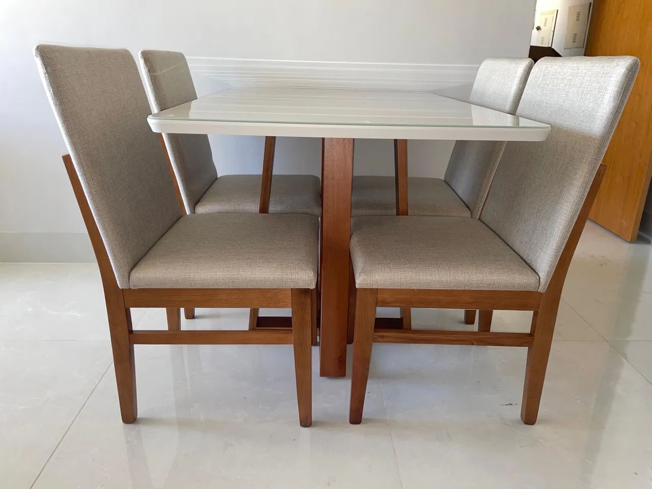 Mesa de Jantar com 4 Cadeiras madeira  - Foto 2