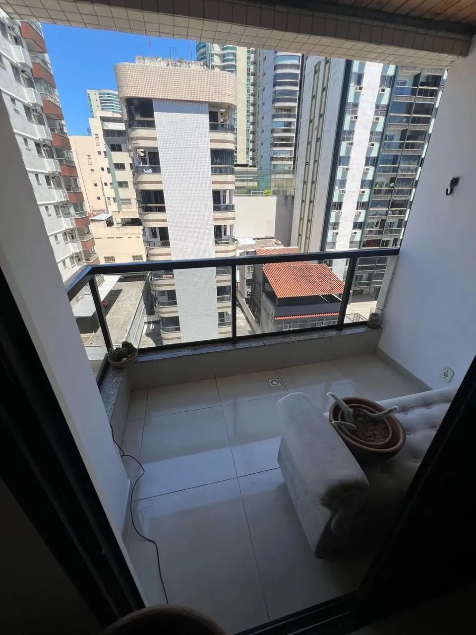 ED. CANTO NOBRE - AP 2 QUARTOS C/ SUÍTE - PISCINA - VARANDA - GARAGEM COBERTA - LAZER - ÓT - Foto 2