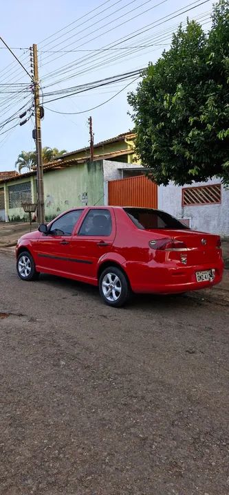 Fiat Siena 1.0 vermelho em Ótimo estado - Foto 4