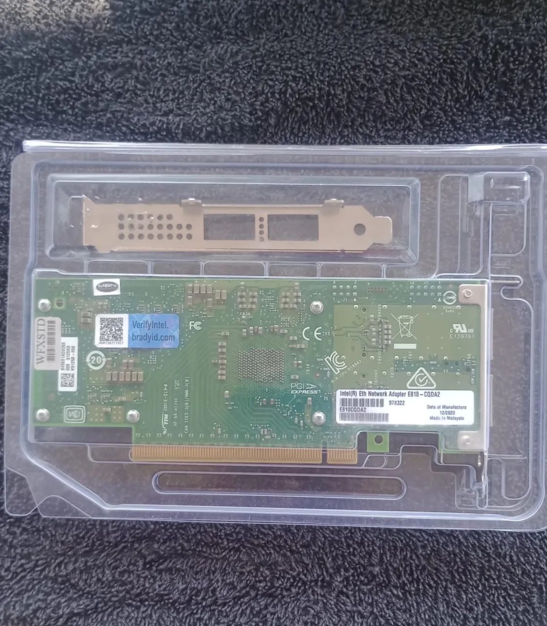 Intel® E810 porta dupla 100GbE