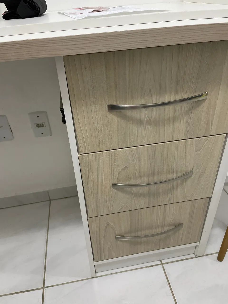 Wall-mounted desk64187456667394121