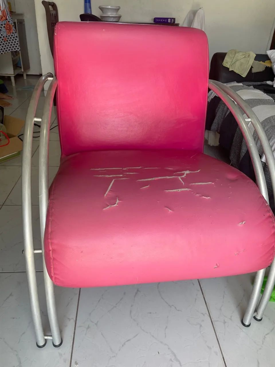 Duas Poltronas rosas  - Foto 2