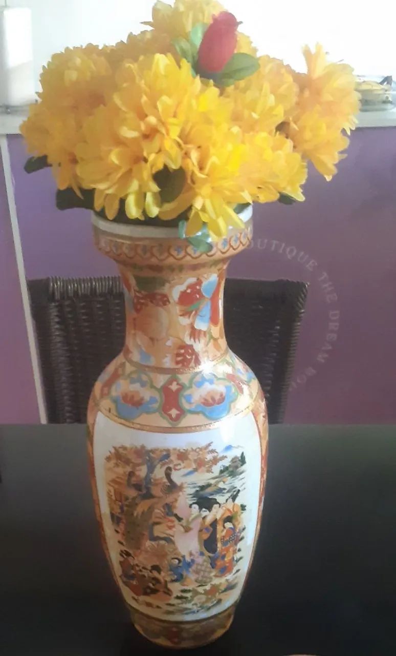 Vendo Vaso Chinês Antigo com Flores Amarelas