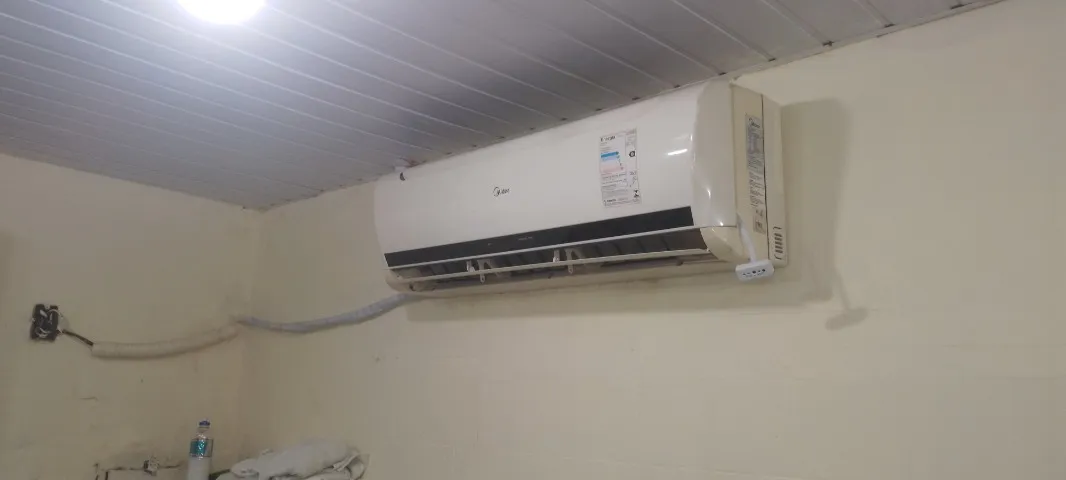 Split midea 18000BTUS 220v seminovo