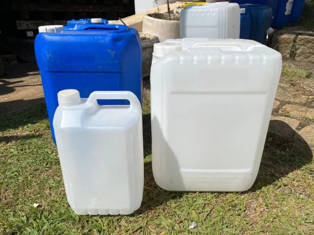 Bombonas Plásticas de 20 Litros e 5 Litros