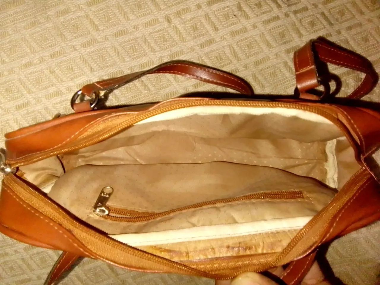 3 BOLSAS DE COURO. Ler descrição... - Foto 4
