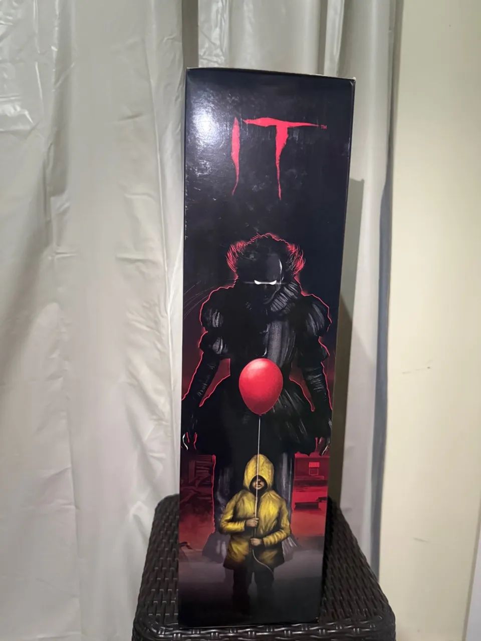 Boneco Pennywise - IT - Mezco - Foto 3