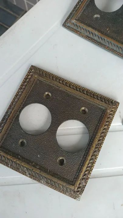 Tomadas e Interruptores Vintage em Bronze - lote 14 peças - Foto 2