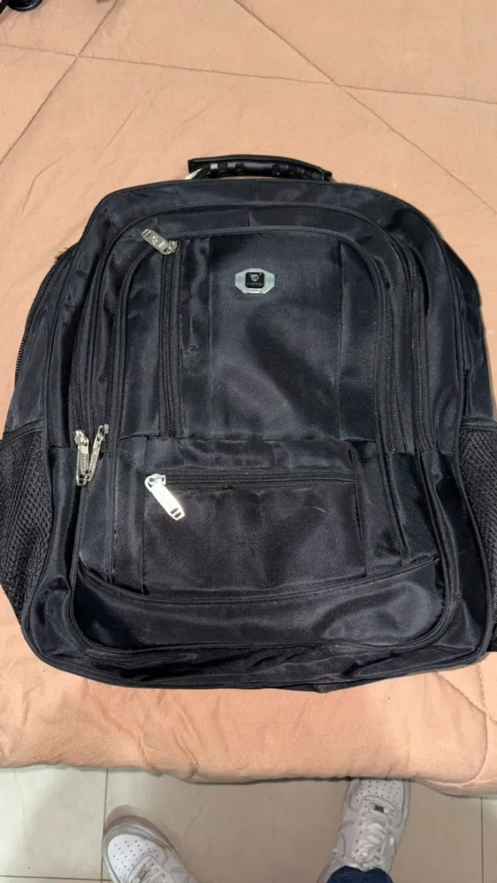 Mochila cor preta impermeável