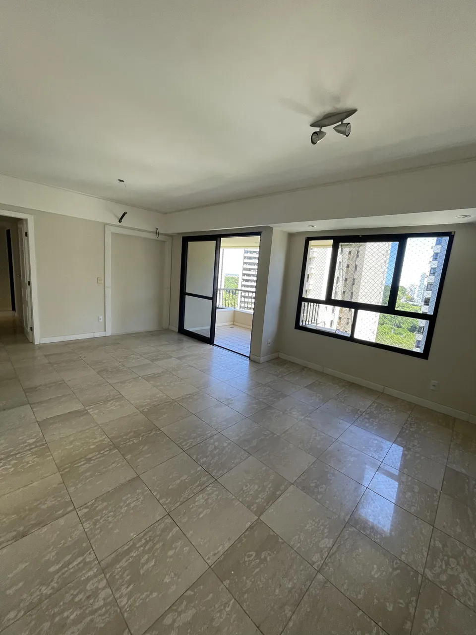 Locação Apartamento - Alto do Itaigara