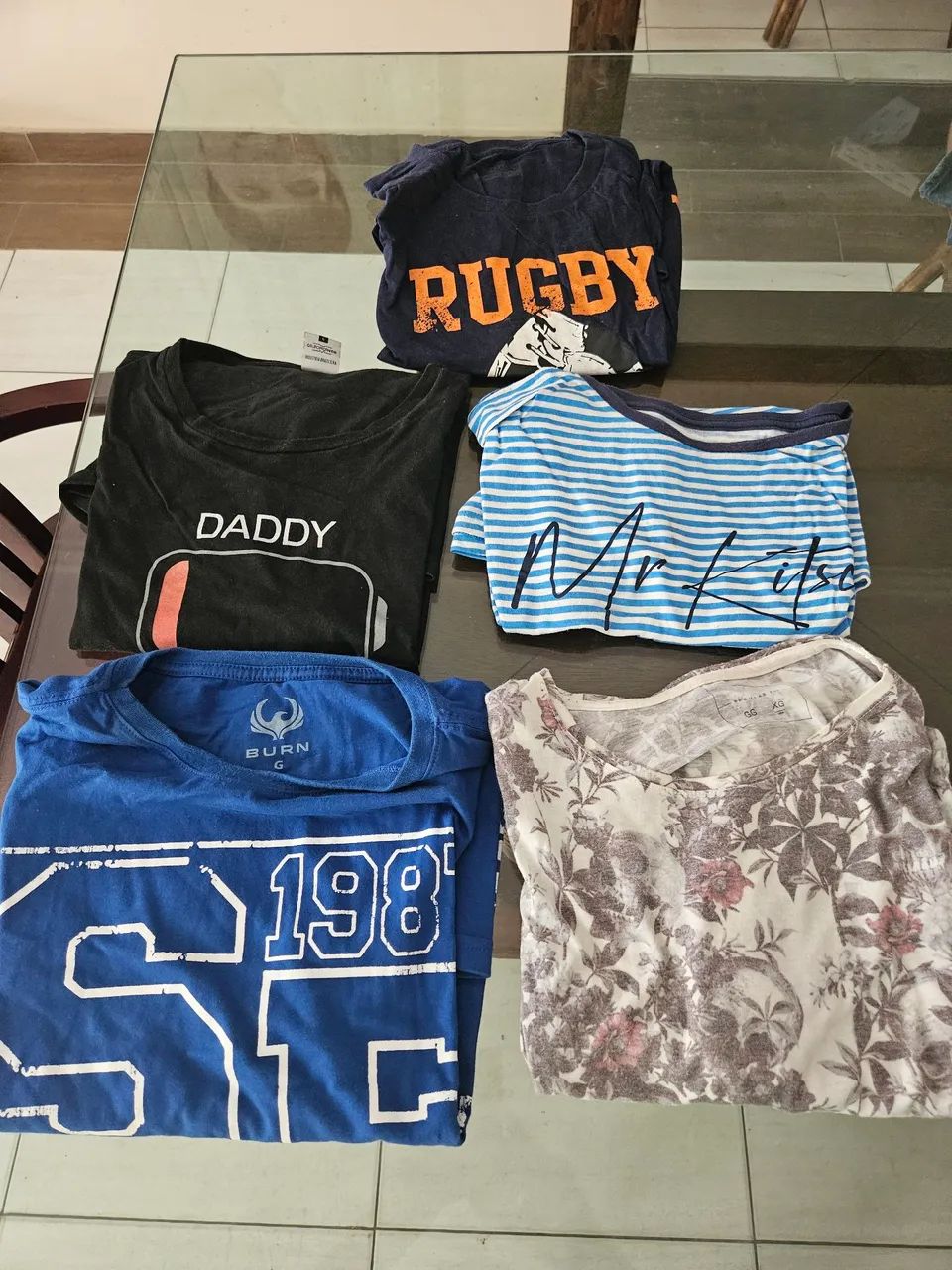 Lote de 5 Camisetas Masculinas - Tamanhos Variados