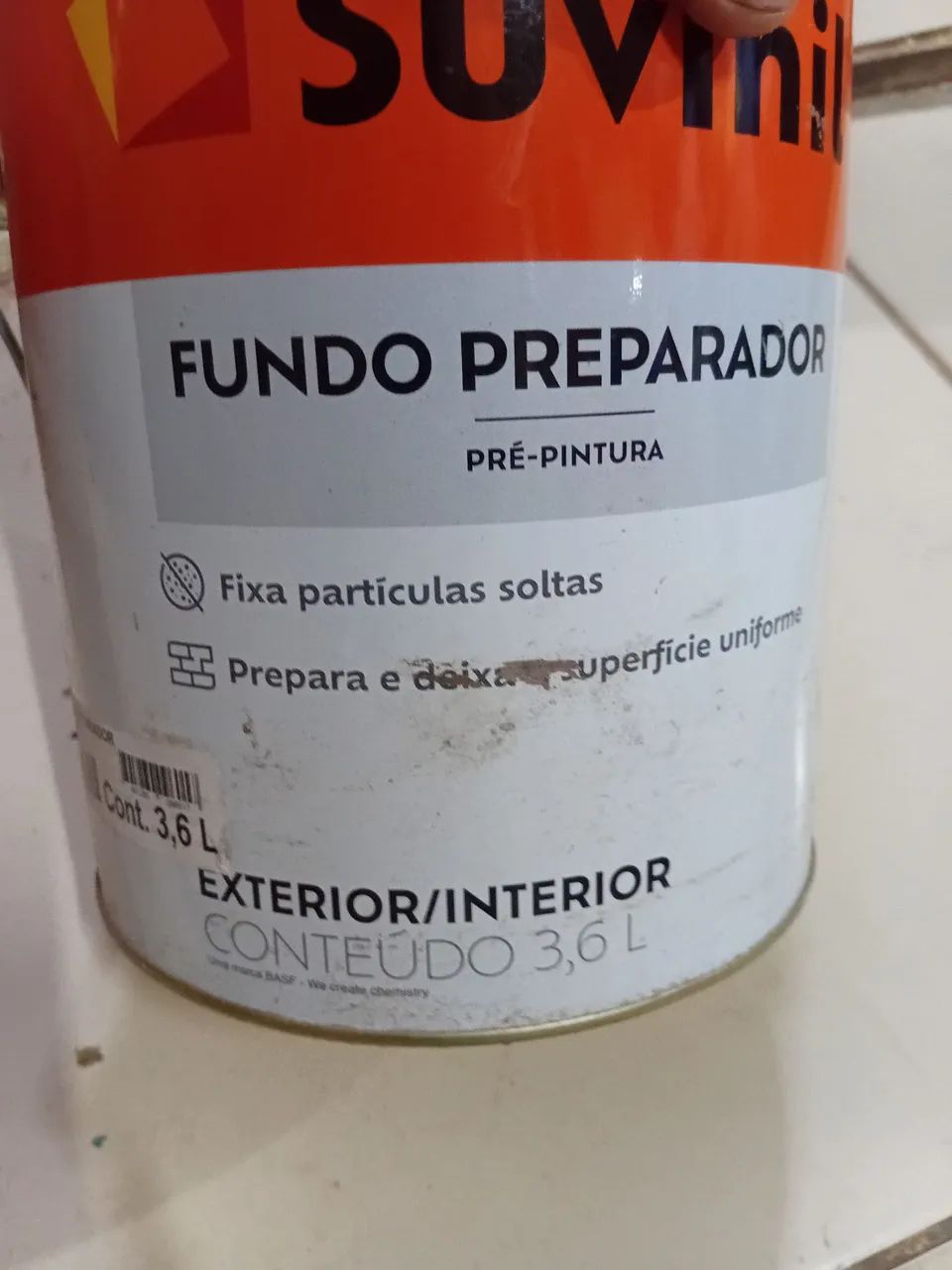 Vendo um selador, um esmalte sintético branco e um tinta de marcador de piso 
