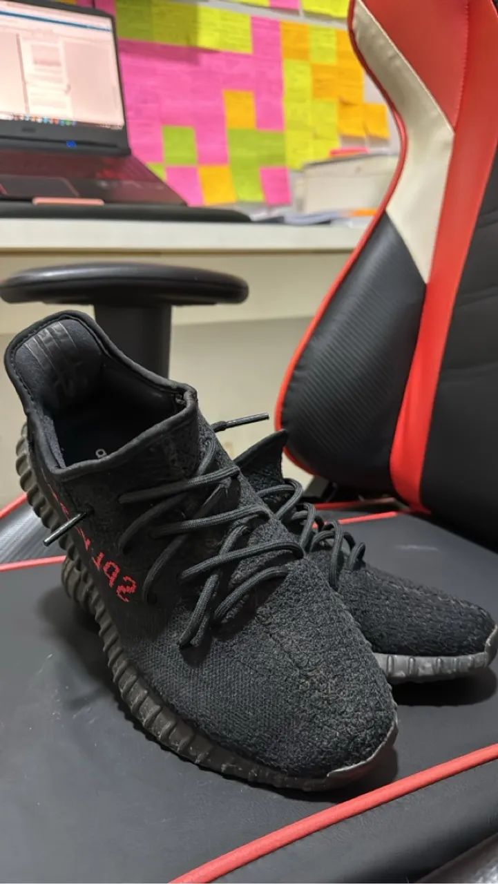 YEEZY BOOST 350v2 BRED 