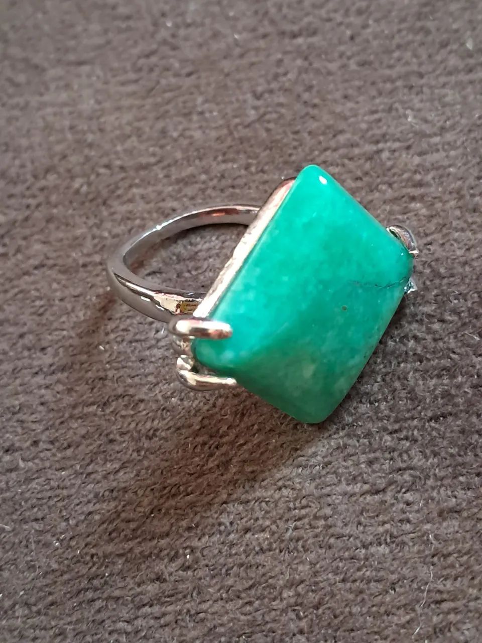 Anel de pedra verde tamanho 19