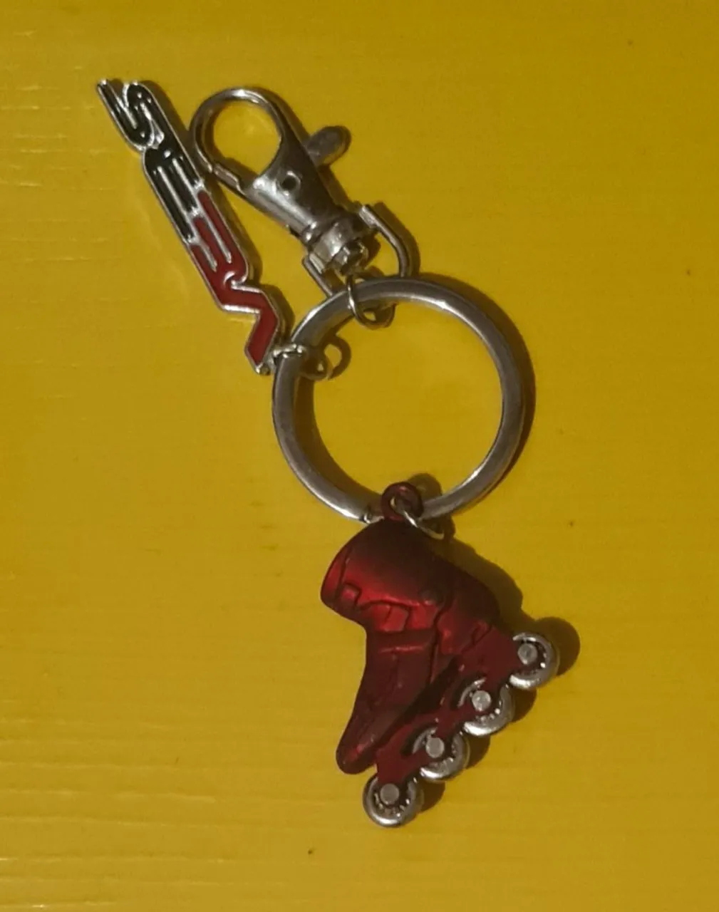 Chaveiro Patins Inline Seba em metal