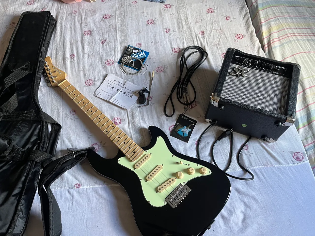 Kit guitarra completo - Strinberg STS-100 + Amplificador GA-1065