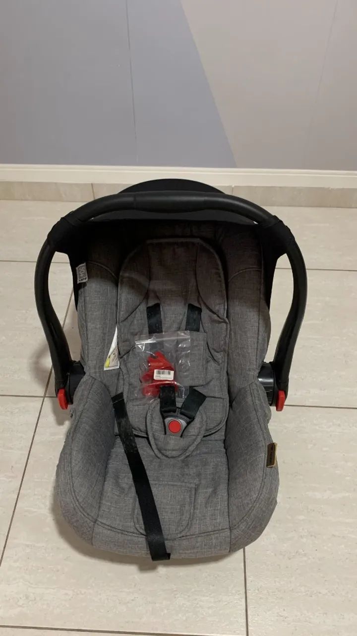 Carrinho Como 4 com Moisés + Bebê Conforto Risus + Base Isofix + Cadeirinha - Foto 5