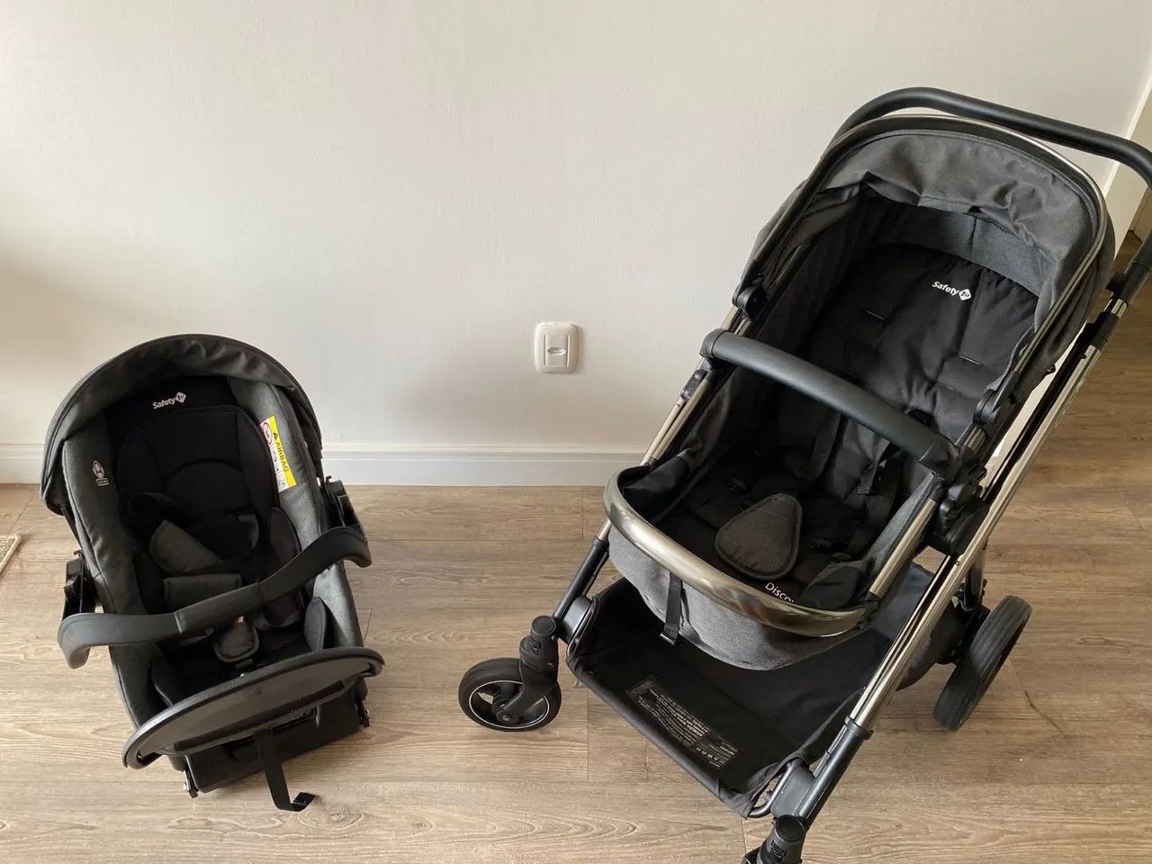 Carrinho Safety 1st, Discover Trio, com isofix. Completo 